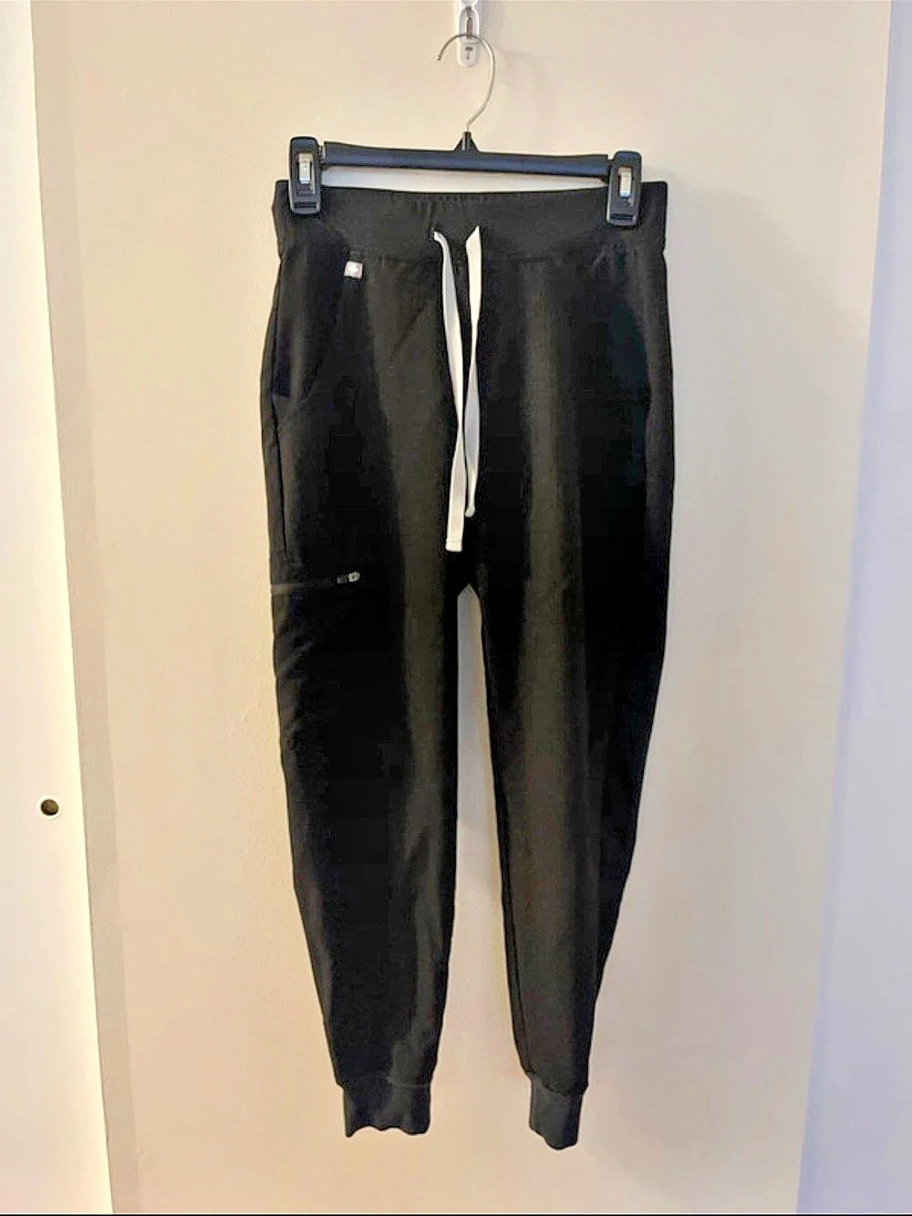FIGS Technical Collection Joggers Black Like New